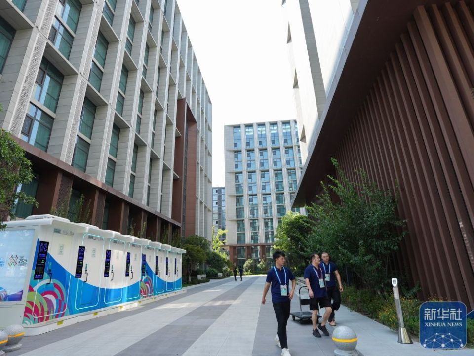 新华社记者, src, https