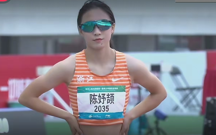 年八运会上, 湖北的毛慧, 高居第一 年八运会上, 湖北的毛慧, 高居第一