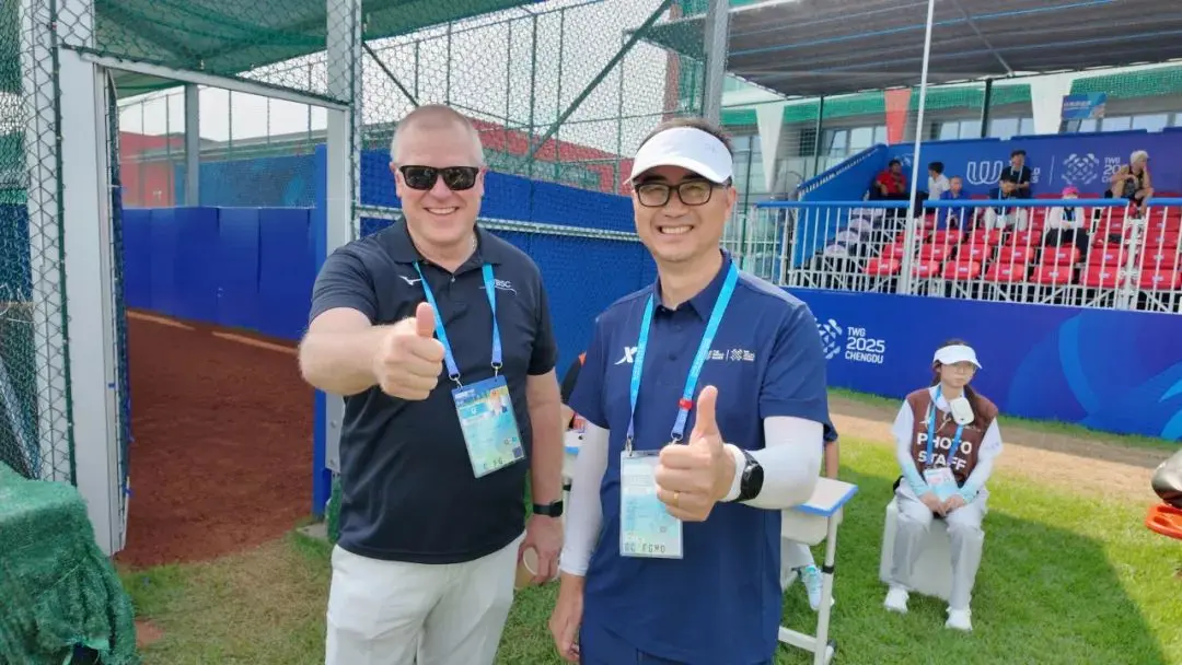 受瞩目, 处彰显专业 受瞩目, 处彰显专业