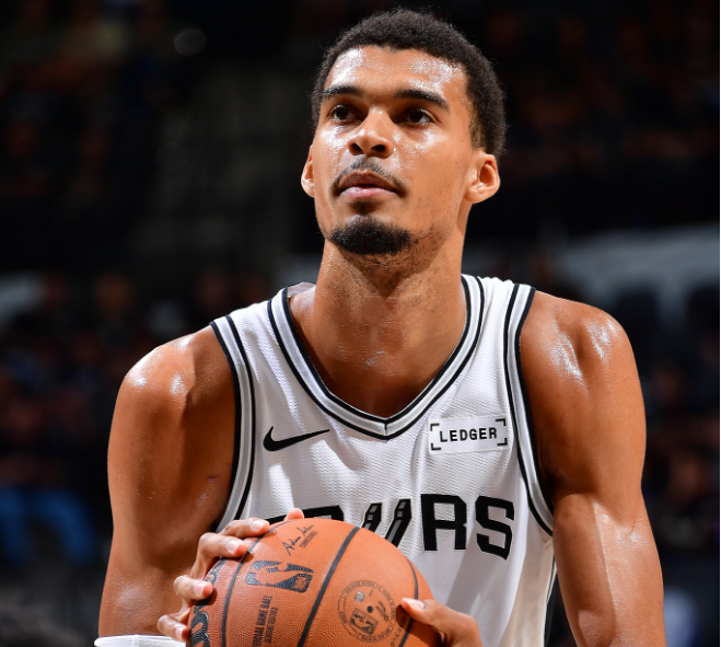 对阵步行者, adef